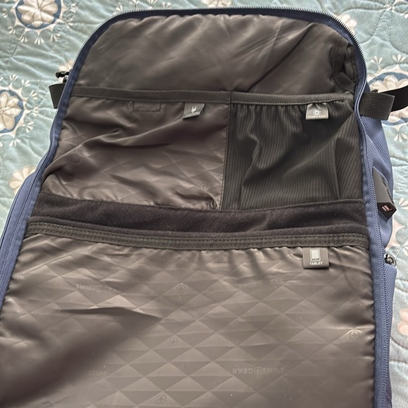 SwissGear The Travel Tech Elite USB ScanSmart Laptop Backpack - Picture 14 of 16